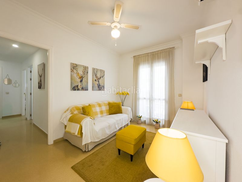 Foto 0b5f50b5-35f8-4840-b795-72cdd2a3c609. Apartamento  en primera linea de plaua. sabinillas en Manilva