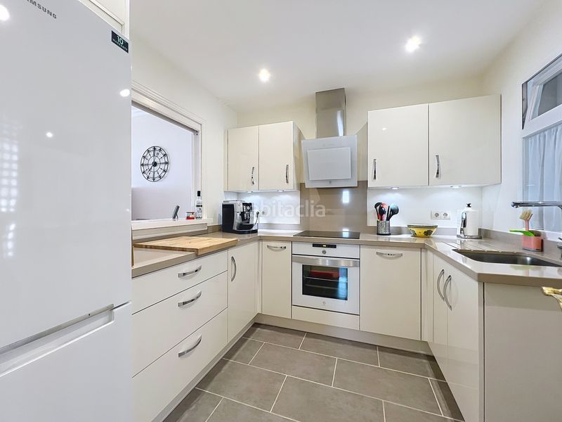 Foto 0995bca2-36ce-438e-a35f-2f70c765631c. Apartament amb aparcament a El Castillo Manilva