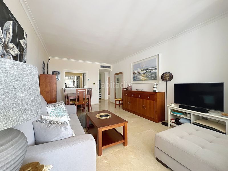 Foto 7ae7c719-ba19-4326-a5c5-87982f4a2585. Apartament amb aparcament a El Castillo Manilva