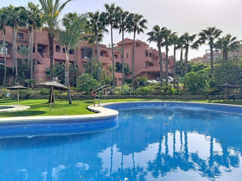 Foto 40876243-649f-41c7-a448-a206a956f39f. Apartament amb aparcament piscina a Casares golf - Casares del sol Casares