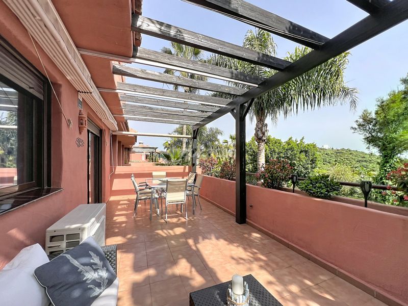 Foto d034f59f-297b-422c-b743-5e00e4b41679. Apartament amb aparcament piscina a Casares golf - Casares del sol Casares