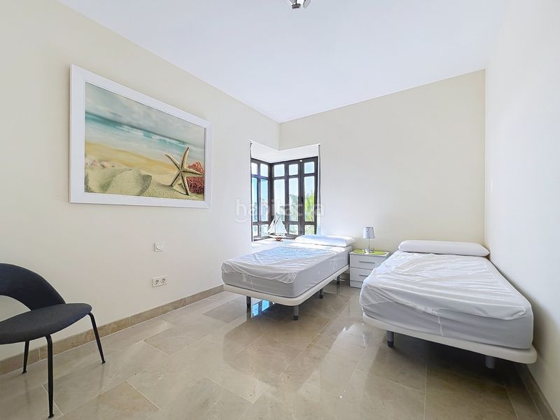 Foto 07a4fa73-d8b7-4541-a683-41356d265b6b. Apartament amb aparcament piscina a La Duquesa Manilva