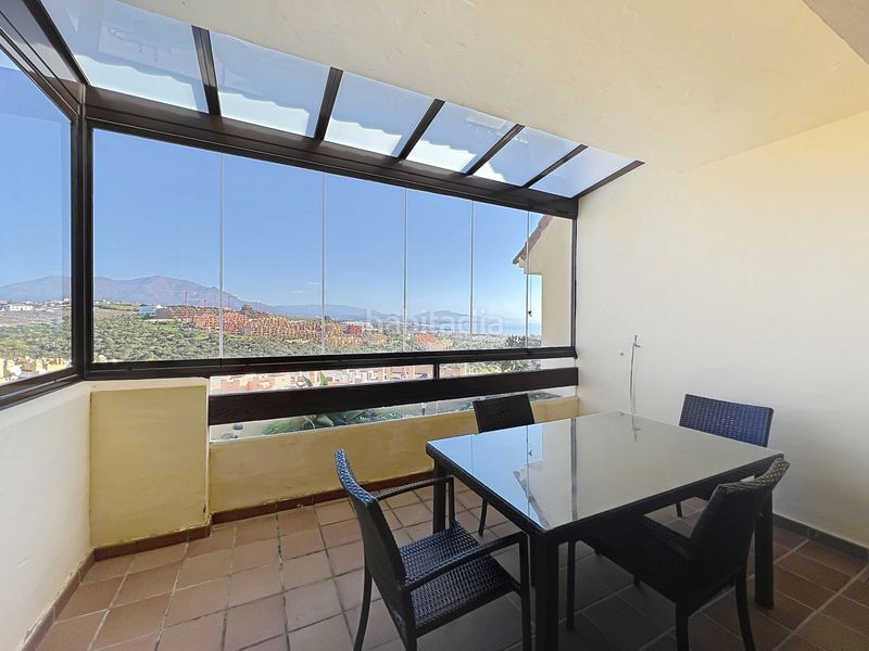 Foto 0908343c-868e-400a-af90-022a02568195. Apartament amb aparcament piscina a La Duquesa Manilva