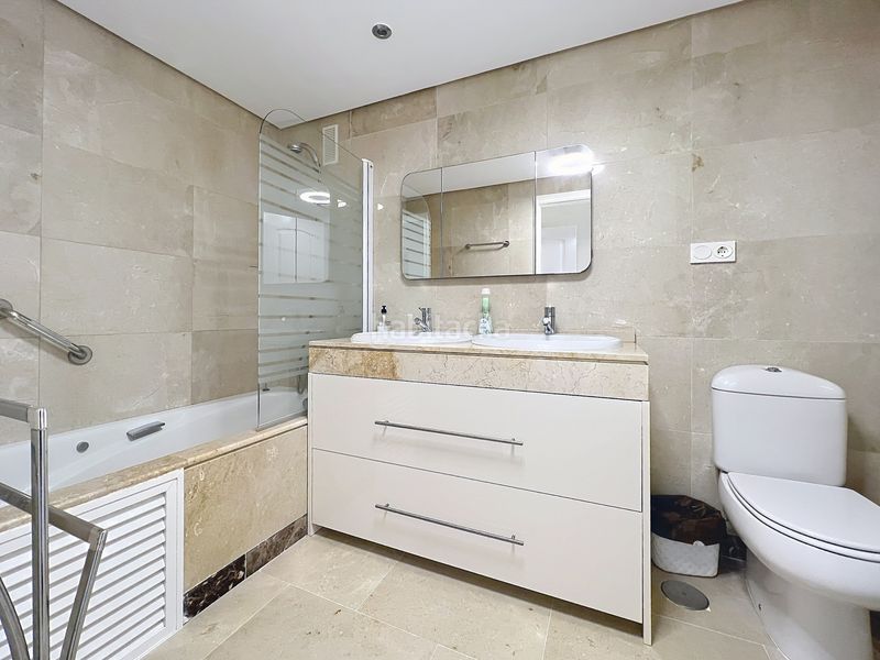 Foto 5863fb5c-18a9-4011-9c6f-2312e5843361. Apartament amb aparcament piscina a La Duquesa Manilva