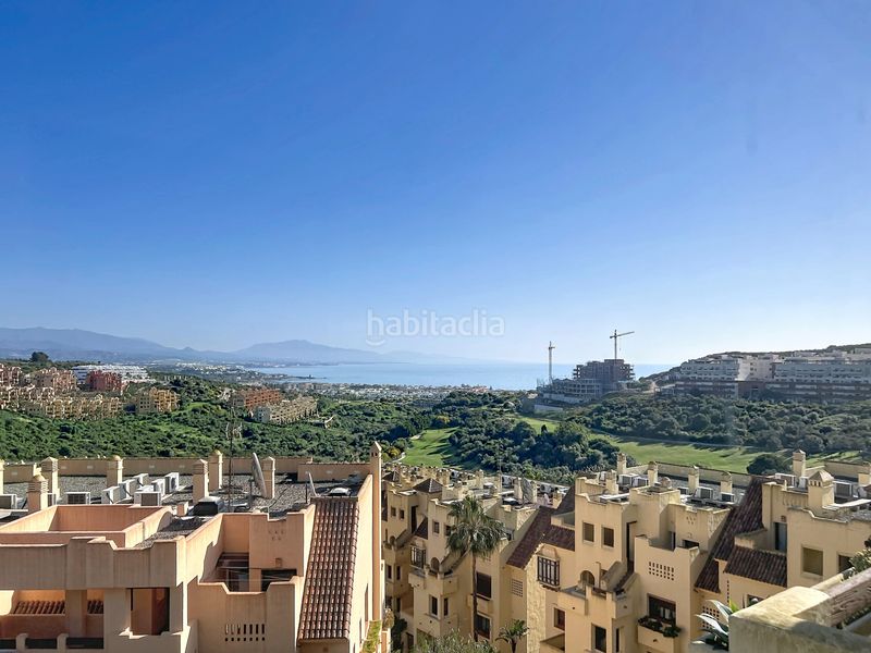 Foto 82898391-3914-4f90-91fc-6a3cecfe0c31. Apartament amb aparcament piscina a La Duquesa Manilva