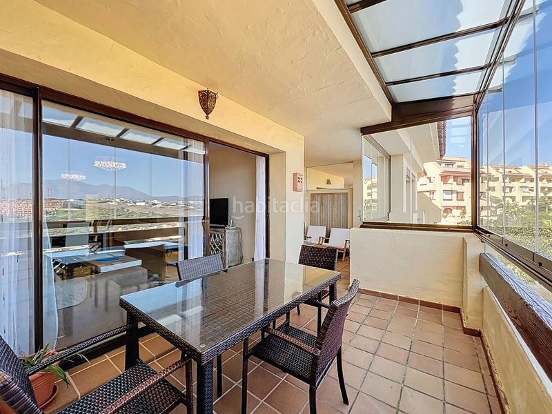 Foto 889fa322-8eef-427b-86b5-0b3088e74735. Apartament amb aparcament piscina a La Duquesa Manilva