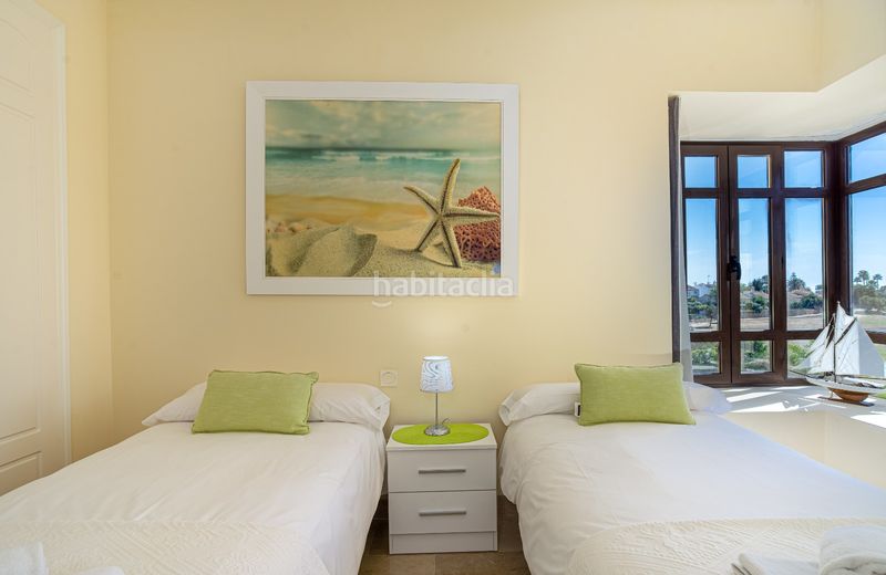 Foto c56eb954-3f42-40e0-8eb2-e47c37dc11cc. Apartament amb aparcament piscina a La Duquesa Manilva