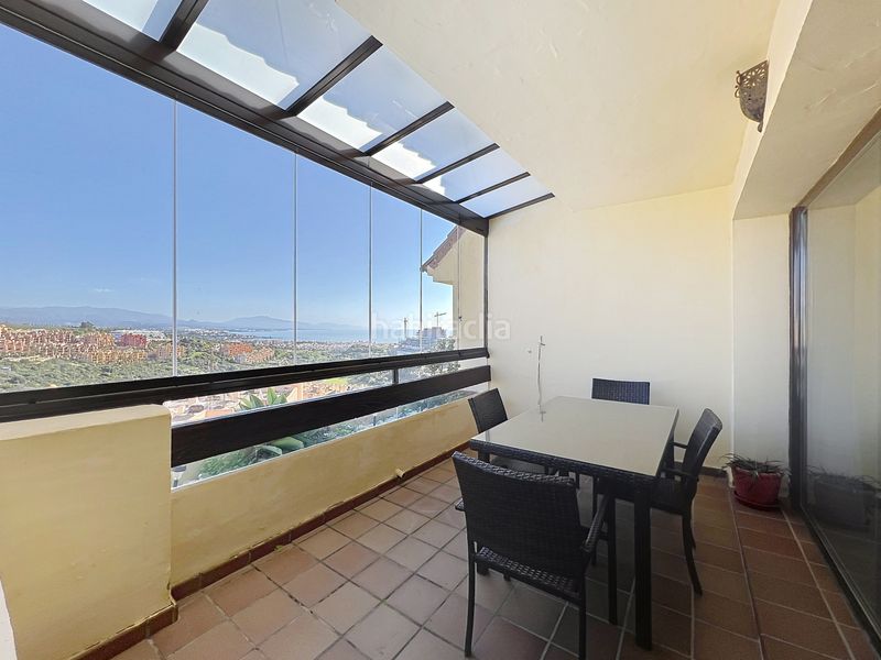 Foto cda70edc-d9fb-4a73-a579-52fc767c35f2. Apartament amb aparcament piscina a La Duquesa Manilva