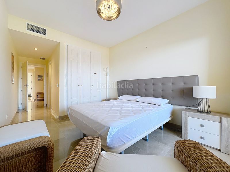 Foto e162e662-66a2-4fac-98f1-e010e7730ab8. Apartament amb aparcament piscina a La Duquesa Manilva