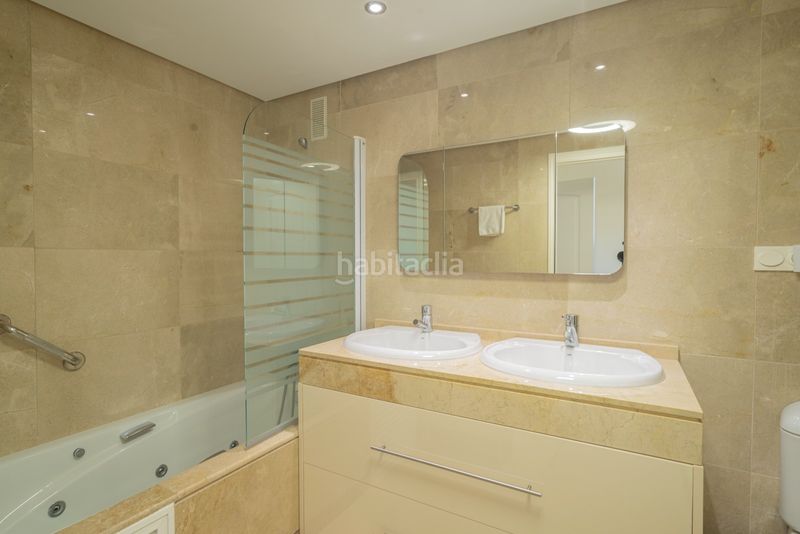 Foto e20849df-c735-422f-b935-5c170de19150. Apartament amb aparcament piscina a La Duquesa Manilva