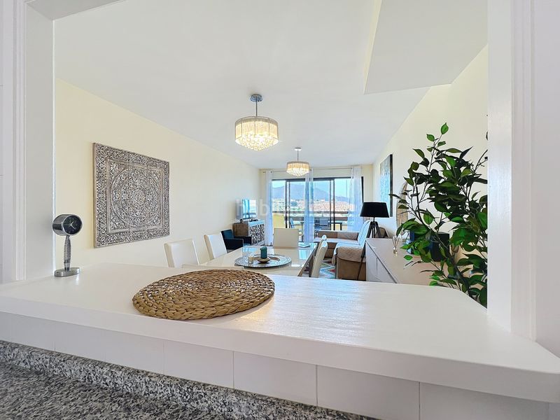 Foto e695091a-71c0-4f1e-836e-f105f6766a37. Apartament amb aparcament piscina a La Duquesa Manilva