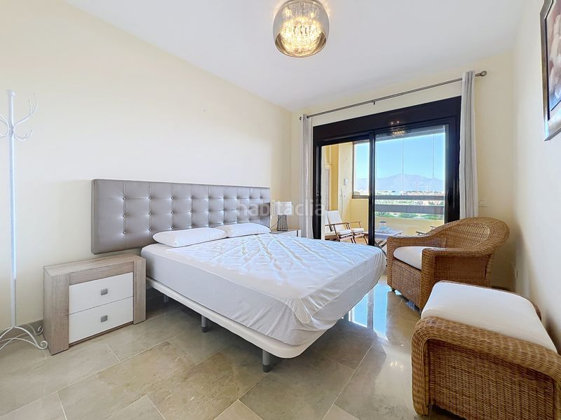 Foto f81908b2-c123-4751-b3fa-bca6e19cc019. Apartament amb aparcament piscina a La Duquesa Manilva