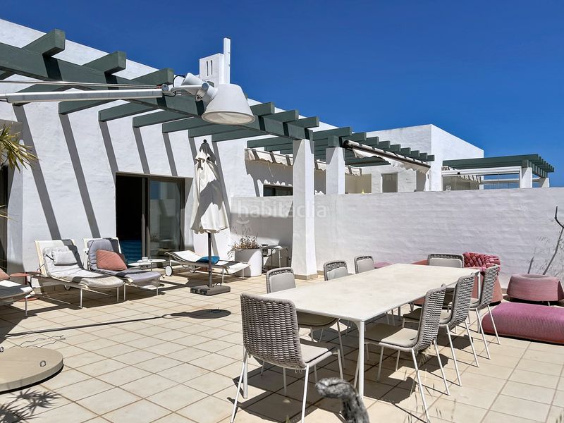 Foto a6ae25c6-8e55-426b-ae7c-733c49d3cd6c. Àtic amb calefacció aparcament piscina a Casares golf - Casares del sol Casares