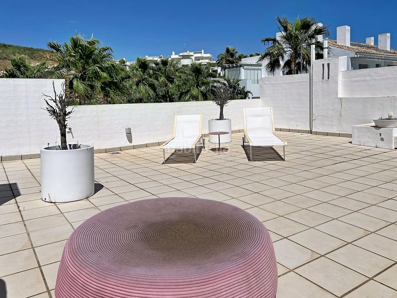Foto ae0d477d-2a33-45fc-8905-321fd05734fa. Àtic amb calefacció aparcament piscina a Casares golf - Casares del sol Casares