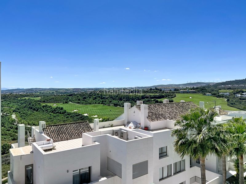 Foto cd320f89-5916-4ecc-bb26-d4b15b17e83b. Àtic amb calefacció aparcament piscina a Casares golf - Casares del sol Casares