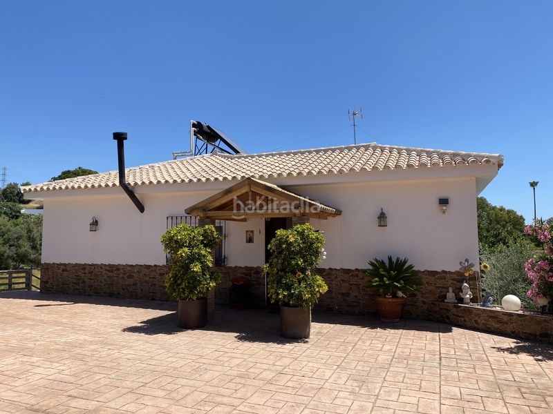 Foto 513b3800-04c4-41e9-ab7d-819fe2144b5c. Masia amb aparcament piscina a Los Llanos Estepona