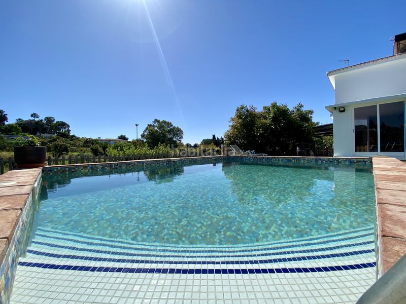 Foto 981cb47a-bf67-4d13-8f72-54d969a9b899. Masia amb aparcament piscina a Los Llanos Estepona