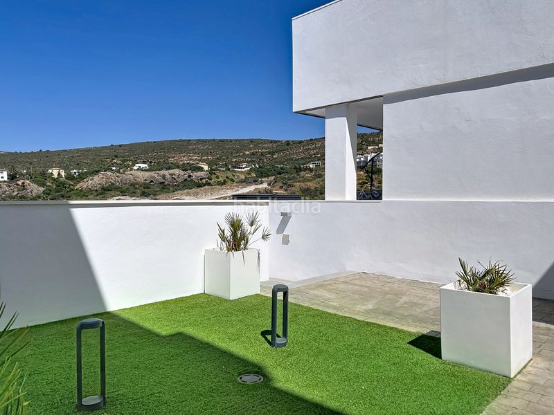 Foto 623c4ec5-7f0f-4d52-a216-9a1d942dd4ff. Casa adossada amb aparcament piscina a Chullera Manilva