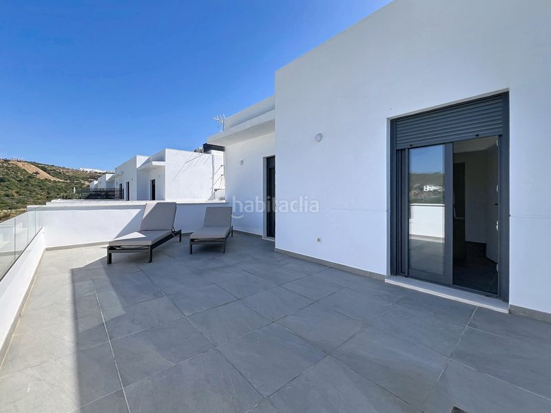 Foto 7f2a683e-6b33-40a4-a612-c79b93fab01b. Casa adossada amb aparcament piscina a Chullera Manilva