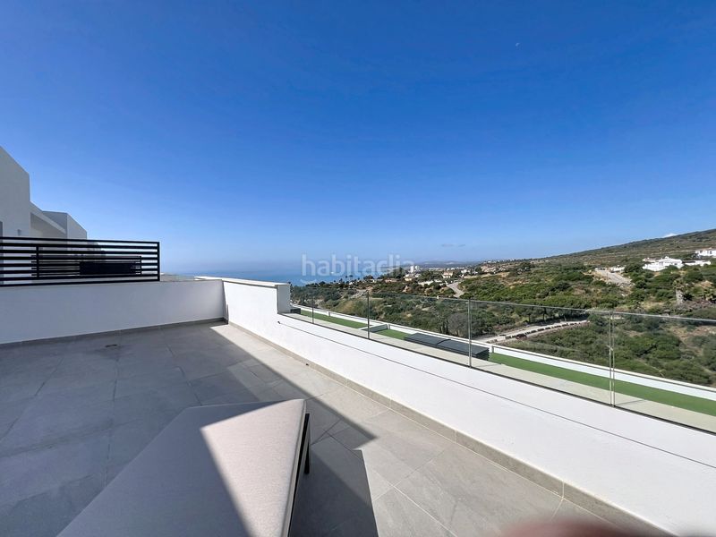 Foto c0c944e4-d51d-40a1-9d08-514fda6628b7. Casa adossada amb aparcament piscina a Chullera Manilva