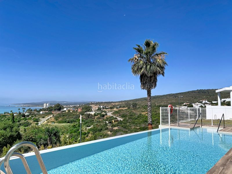 Foto dfd5310e-7e66-4d53-8a85-68f0056db672. Casa adossada amb aparcament piscina a Chullera Manilva