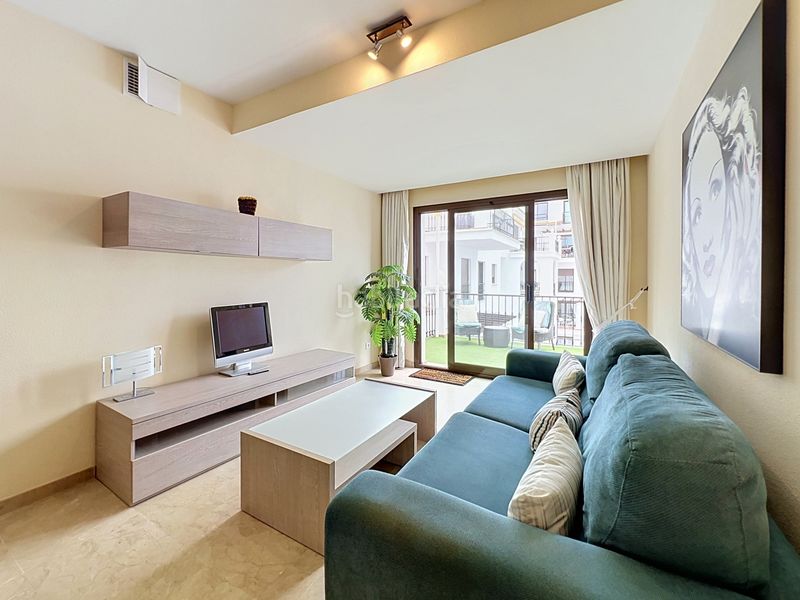 Foto 24e3f284-b087-4ce4-b61a-9de78f7f1d0e. Apartament amb aparcament piscina a Puerto de la Duquesa Manilva