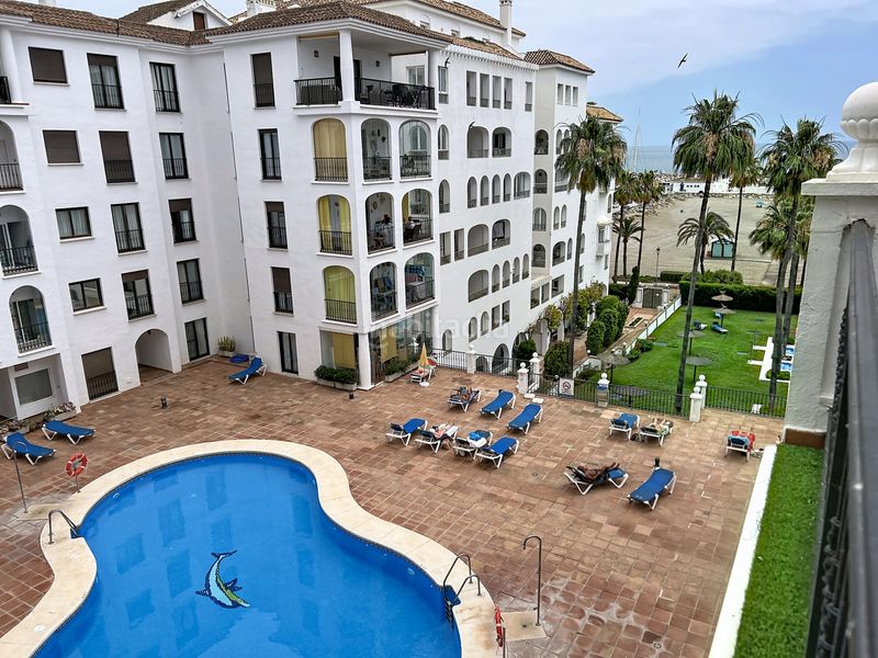 Foto c45b77d2-af96-4068-a13c-15a6572c3303. Apartament amb aparcament piscina a Puerto de la Duquesa Manilva