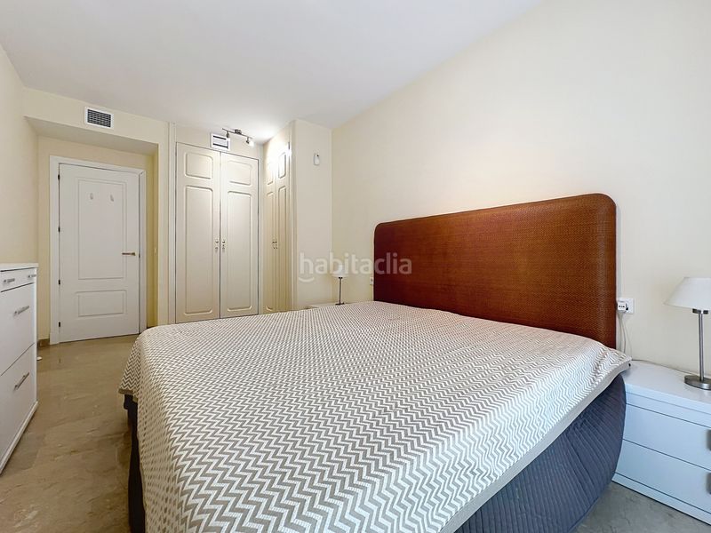 Foto db38044e-d2b5-40c8-8fc2-0d7dd7d54726. Apartament amb aparcament piscina a Puerto de la Duquesa Manilva