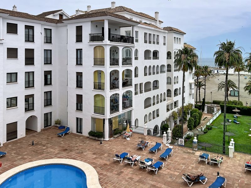 Foto dbcb11e8-da28-4c57-812c-56d7888c2c05. Apartament amb aparcament piscina a Puerto de la Duquesa Manilva