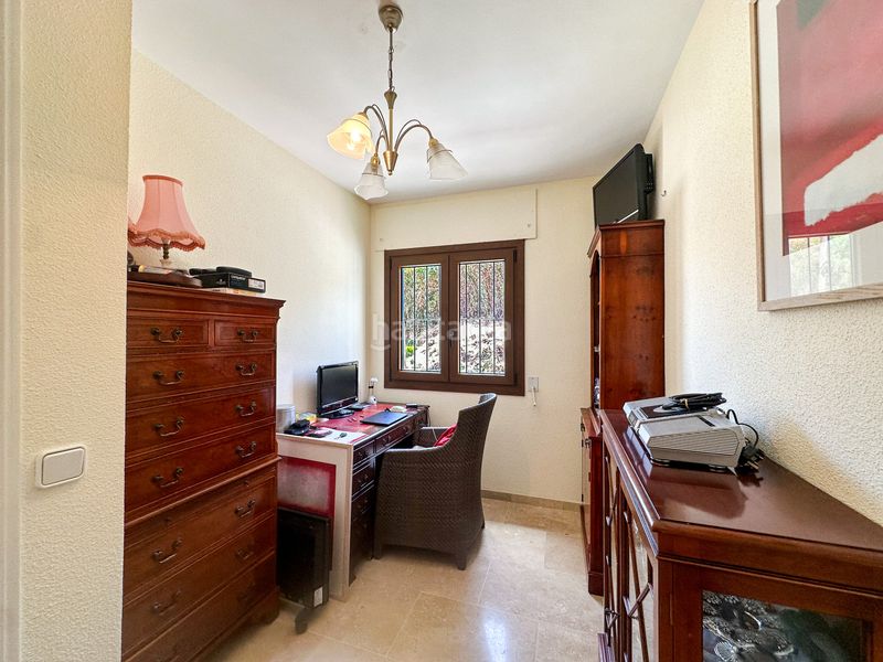 Foto a9bc0bac-3a9c-4f80-a9d5-015f8e43c120. Casa adossada amb aparcament a Puerto de la Duquesa Manilva