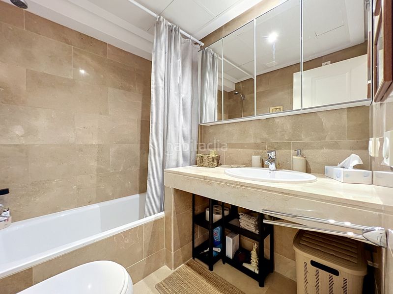 Foto 458a91e7-aa89-4bc4-9844-6e86bec3ee17. Apartament amb aparcament piscina a San Luis de Sabinillas Manilva