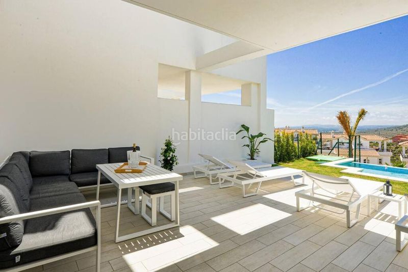 Foto aae23828-0af7-411e-a1a9-8ca21c6046a7. Casa aparellada amb aparcament piscina a Chullera Manilva