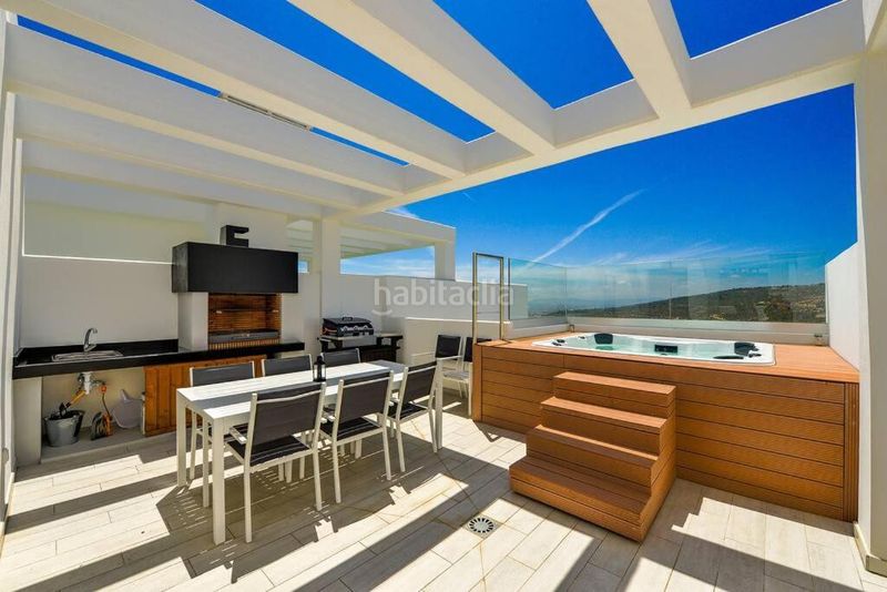 Foto ac7e5290-b167-4ab7-a770-e8620e22ba85. Casa aparellada amb aparcament piscina a Chullera Manilva