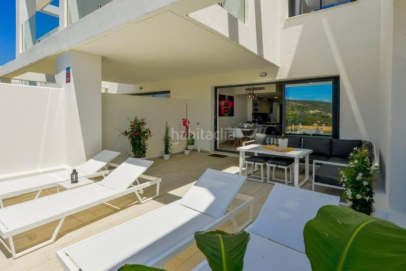 Foto c6b27015-d5c7-4378-88f2-2956d59b6f58. Casa aparellada amb aparcament piscina a Chullera Manilva