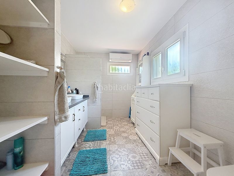 Foto dfb9d9ea-9544-4e74-96eb-4c4a8927b3fd. Casa amb aparcament piscina a Manilva pueblo Manilva
