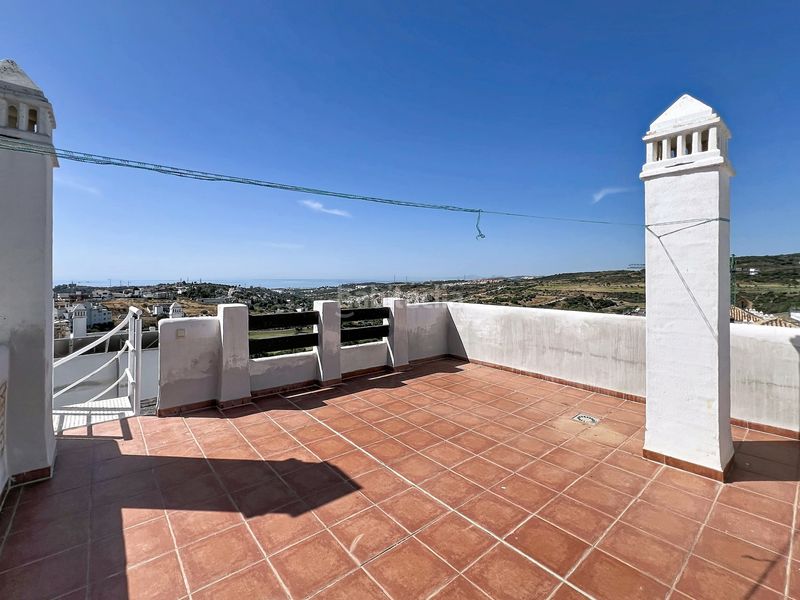 Foto eda0fcd5-8847-459e-b6ef-134ddadbc68e. Àtic amb aparcament piscina a Valle Romano Golf Estepona