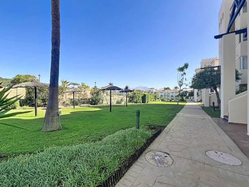 Foto 62c27c36-2e80-4c08-ac4f-b239616341a2. Apartament amb aparcament piscina a San Luis de Sabinillas Manilva