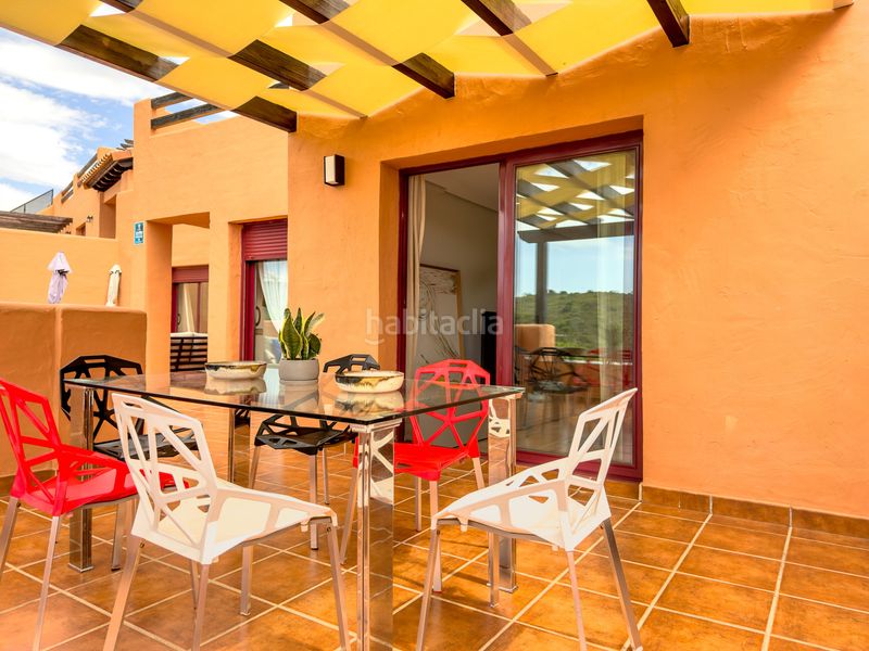 Foto d57a9afd-ecbb-4326-bba4-d210fdbee172. Attico con riscaldamento parcheggio piscina in Casares golf - Casares del sol Casares