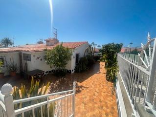 Casa a Playa del Inglés. Playa del inglés. super céntrico, bungalow de dos dormitorios y