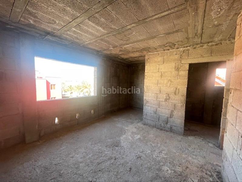 Foto 26ce183f-feeb-48a8-8755-0640c40e3389. Casa pareada vecindario. chalet pareado en venta, en zona residencial. para terminar. en Santa Lucía de Tirajana