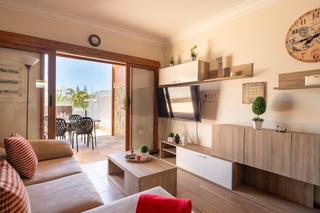 Casa en Calle de menceys 7. Dplex reformado en playa del ingls con amplia terraza y plaza