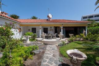 Casa a Avenida de francia 13. Bungalow en un complejo muy popular en el centro de playa del in