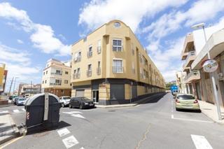 Business premise en Gracia. Venta de local en finca espaa