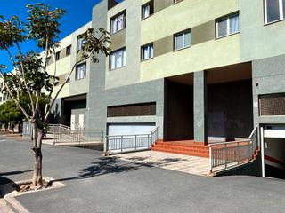 Lloguer Local Comercial  Calle trebolina. Local de gran superficie ( en bruto) con parking habilitado en e