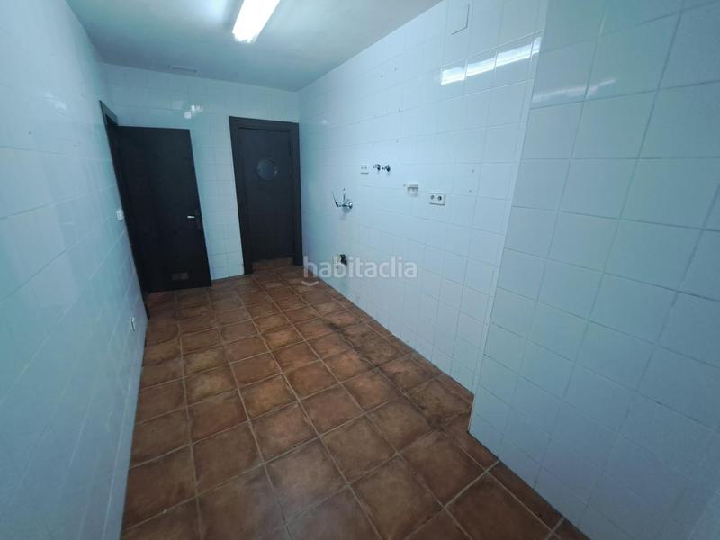 Foto a57d032d-d5a9-4a12-a339-2ea2d0409dd5. Location local commercial dans batalla de pavía 11 dans Zaragoza