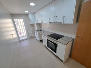 Miete Etagenwohnung in Echegaray y caballero 2