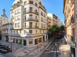 Location Duplex à Calle de casto méndez núñez 31. Ático dúplex de tres dormitorios a 1 minuto de la plaza de españ