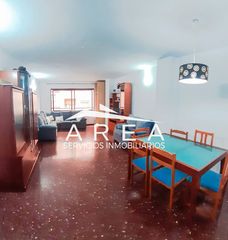 Rent Flat in Beteró. Amplio piso con 4 habitaciones dobles y armarios empotrados, tot