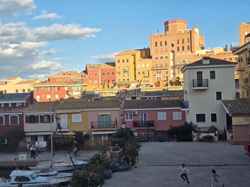 Foto b4646f36-9833-4d2d-a69d-4b48718e3380. Alquiler piso en Port Saplaya Alboraya