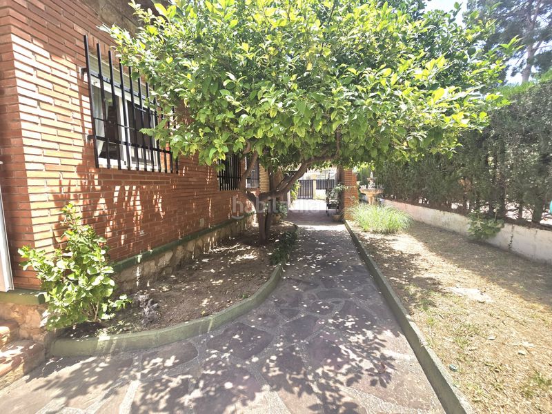 Foto b17dc9b3-5b2f-4cd2-8cc5-bd8034274ddc. Chalet en Montealegre Eliana (l´)